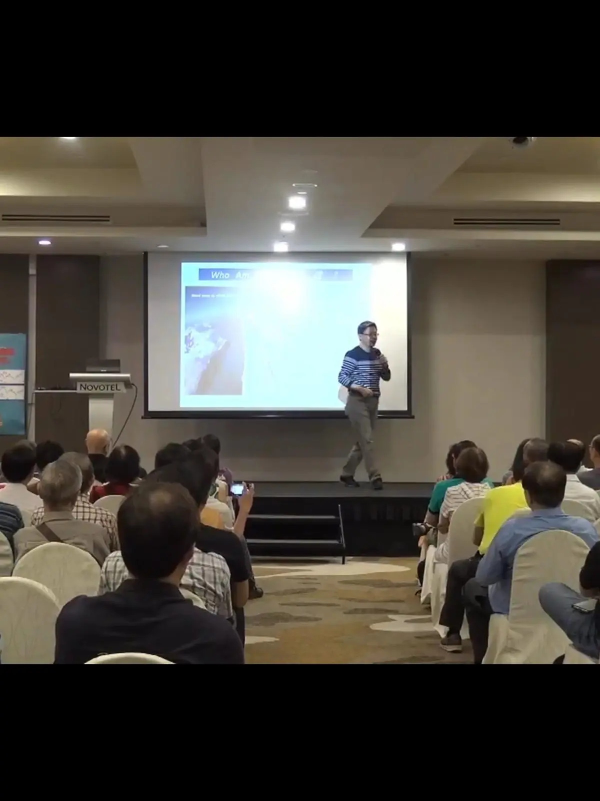 Ethan Tan 在大型講座上分享